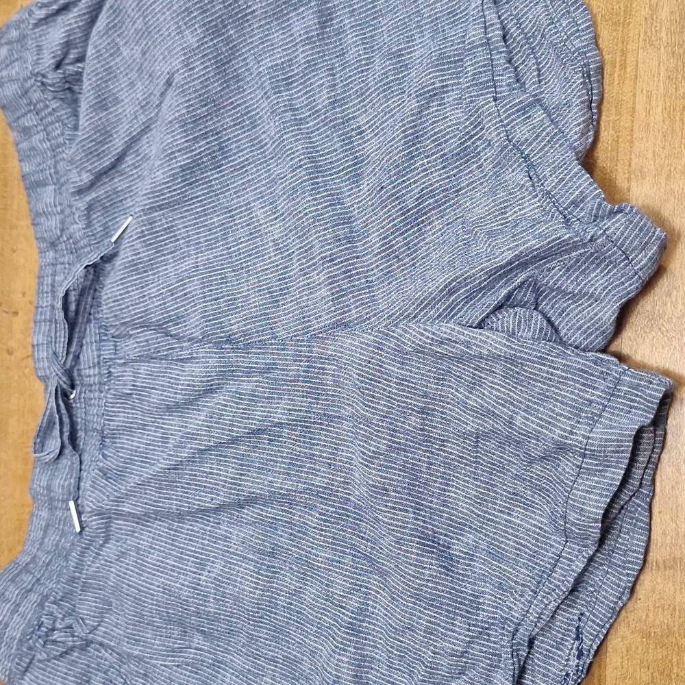 H & M Linen Blend Striped Shorts Chambray Women's Blue Sz 8 3.5" Inseam Denim